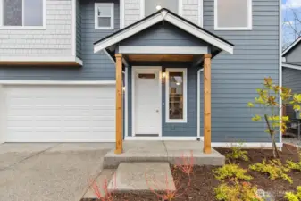 Photographs are for illustrative purposes only. Features, finishes, interior/exterior colors, landscaping and floorplan shown may vary from actual homes built