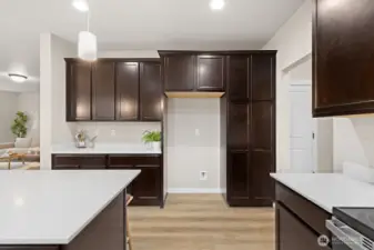 Photographs are for illustrative purposes only. Features, finishes, interior/exterior colors, landscaping and floorplan shown may vary from actual homes built