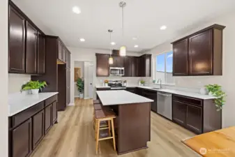 Photographs are for illustrative purposes only. Features, finishes, interior/exterior colors, landscaping and floorplan shown may vary from actual homes built