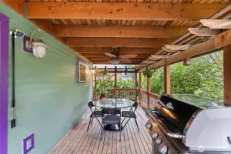 main deck off the dining room great for entertaining.