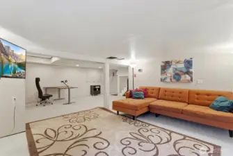 large basement with acces to outside street