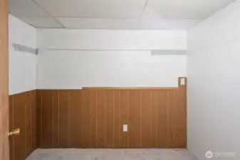 Large walk in closet in second bonus or office space.