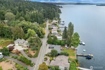 This home offers the ideal blend of natural beauty, community, and convenience—minutes to downtown Kirkland, I-405, and the iconic Inglewood Golf Club.