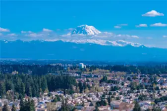 Beautifully placed in Lakeland Hills