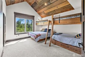 So fun...great bedroom for guests or for the littles!