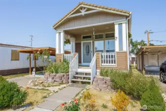 Front Entrance w/covered Porch