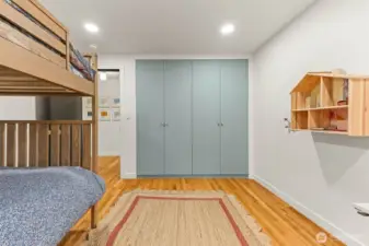 Closet system installed