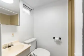 Apt 2 bathroom