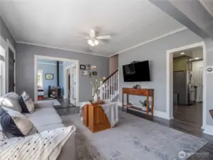 Newer luxury laminate floor and a classic color palette make this easy for a new homeowner to make their own.