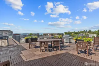 Roof top deck - lots of seating options.