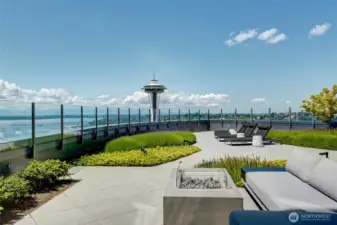 Spire is known for its outstanding amenities, location and 360-degree views!