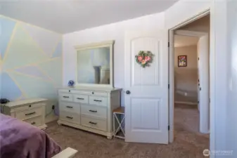 Bedroom 4 (2nd floor)