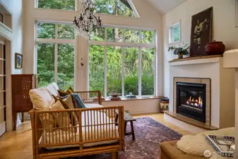 Bamboo floors, art lighting and year round natural beauty.