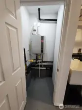 Tankless hotwater heater