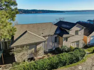 Great opportunity to own this well maintained duplex with amazing views!