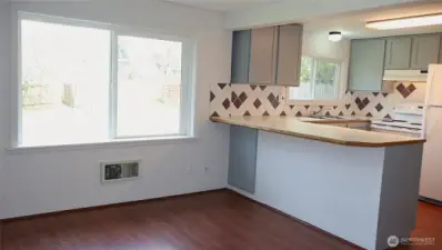 Dining room overlooking to the kitchen