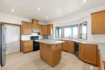 Kitchen with island and peninsula