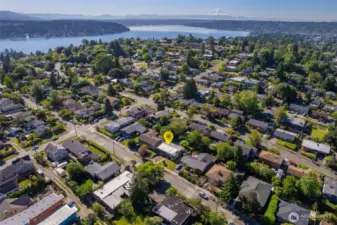 Fabulous proximity to Lake Washington and Seward Park!
