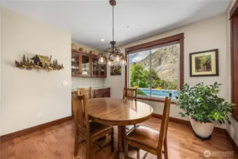 Dining room with bulit-ins