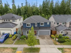 Enjoy Tehaleh lifestyle where community, trails, shopping, dining & parks are just steps away!