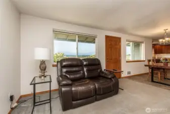 View-Oriented Great Room
