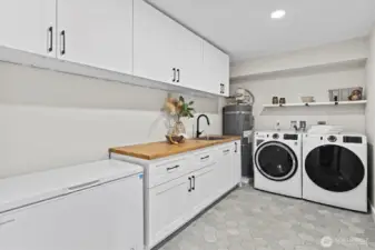 Spacious utility room with smart W/D