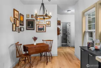 Extra eating space in Kitchen