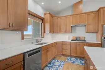 KItchen: Dishwasher & Gas Stove...