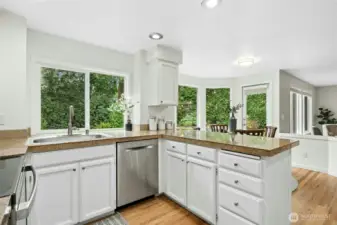 Another angle showing the wonderful counter space.