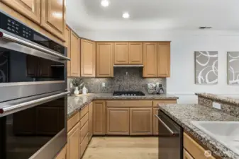 Gas cook top is brand new.