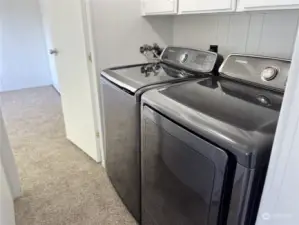 High end washer and dryer stay with home