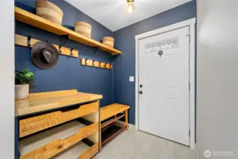 Great built in storage at entryway