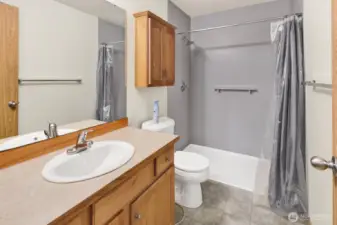 Guest full size bathroom.