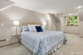 Very large bedroom upstairs