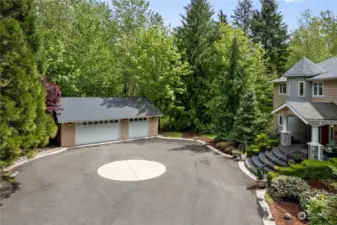 Welcoming driveway and 3 car garage
