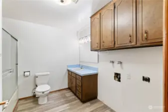 Full bathroom with washer/dryer hookups.