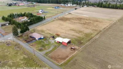 6 acres well laid out for pasture/horses. There are 5 gates, & 1 man gate. Don't miss the high end Cameo horse fencing.