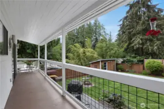 Covered deck off kitchen
