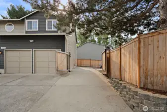 Gated RV or boat parking!