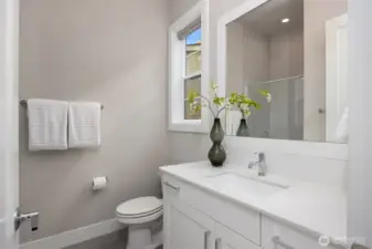 Guest suite 3/4  bath