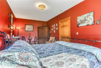 The 3rd downstairs bedroom. None of the downstairs rooms have closets, but there's a wardrobe.