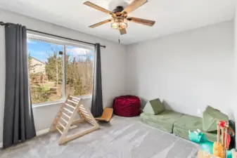 Forth bedroom with flexible use for guests or office.