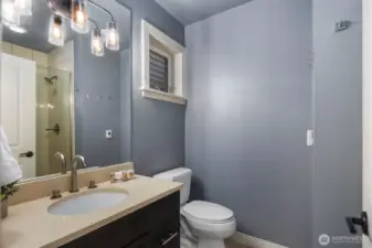 Bathroom 3.