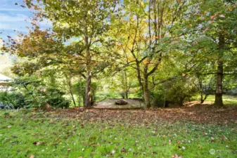 Another area of this park like back yard with little hidden  areas to relax