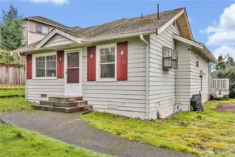 2nd house is 850 sq ft on a .32 of an acre.