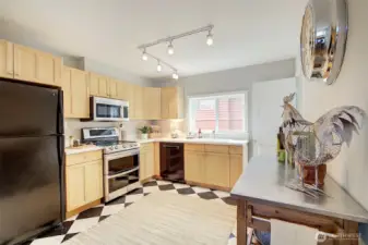 Kitchen w/some newer appliances.