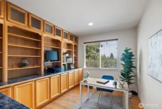 Office w/ Built-Ins