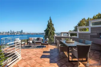 A true entertainers dream house that beckons you and your guests outside for al fresco dining with world class views.