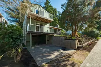 A look from the front.