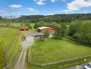 Welcome to your ideal gentleman's farm. Just shy of 10 private acres, minutes to town.